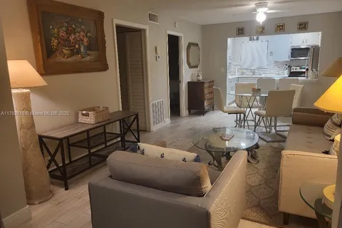 136 Lake Dora Dr # 136, West Palm Beach FL 33411