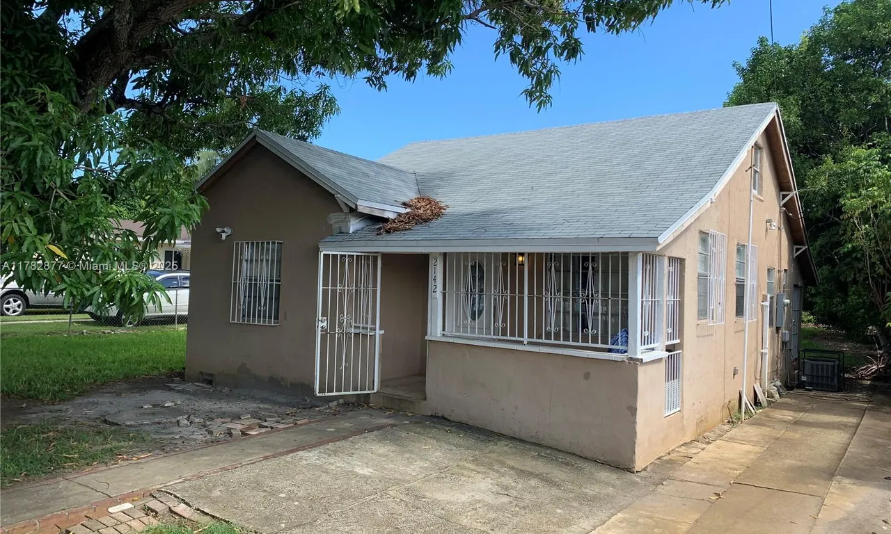 2142 NW 33rd St, Miami FL 33142