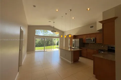 5738 NW 48th Dr, Coral Springs FL 33067
