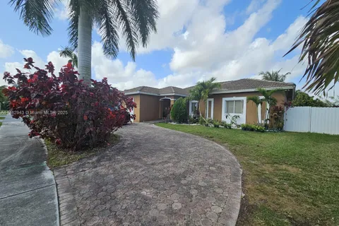 718 SE 12th Ter # 718, Homestead FL 33033