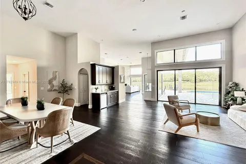 400 Alexandra Cir, Weston FL 33326