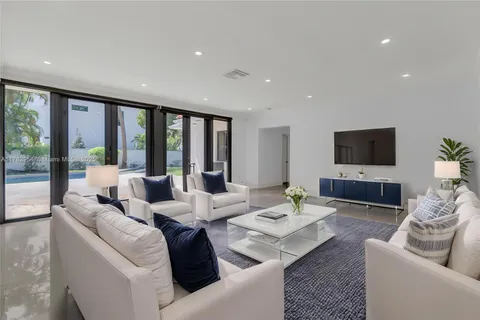 549 NE 12th Ave # 1, Fort Lauderdale FL 33301