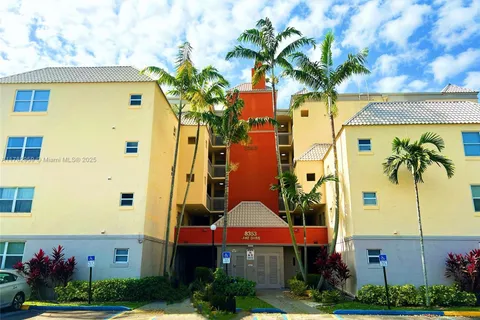 8353 Lake Dr # 303, Doral FL 33166