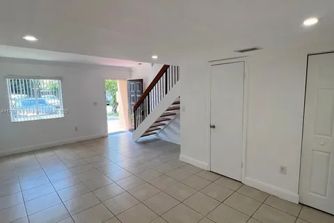 8251 NW 5th Ln # 282, Miami FL 33126