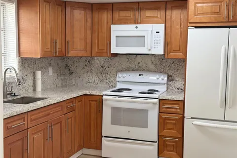 3525 Polk St # 5, Hollywood FL 33021