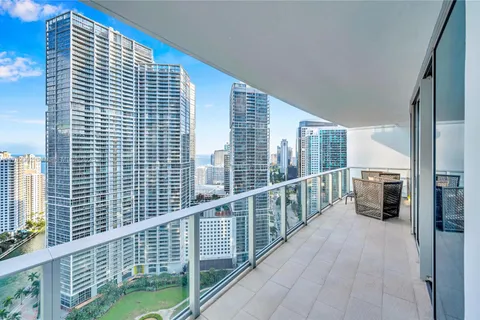 200 Biscayne Boulevard Way # 3307, Miami FL 33131