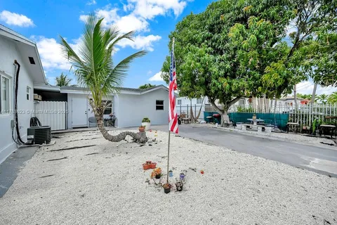 6501 SW 4th St, Miami FL 33144