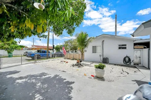 6501 SW 4th St, Miami FL 33144