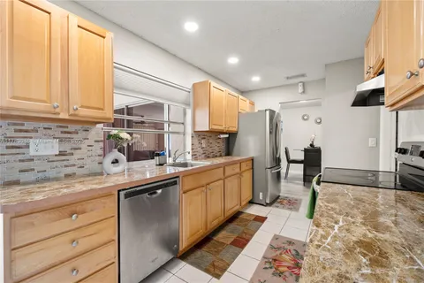 4900 NW 13th Ter, Deerfield Beach FL 33064
