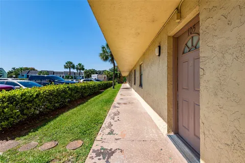 9355 SW 8th St # 105, Boca Raton FL 33428