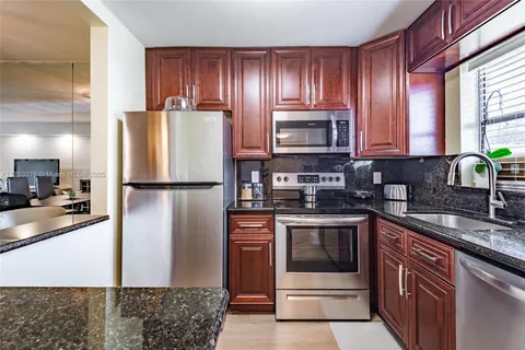 9355 SW 8th St # 105, Boca Raton FL 33428