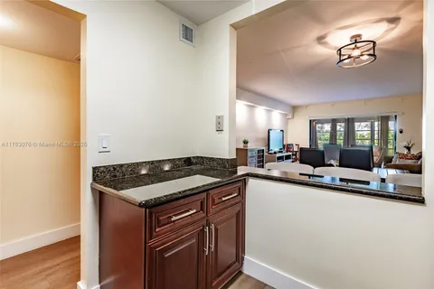 9355 SW 8th St # 105, Boca Raton FL 33428