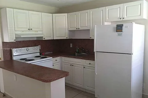 5174 NE 6th Ave # 531, Oakland Park FL 33334