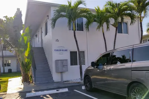 711 NE 2nd Ave # 204, Fort Lauderdale FL 33304