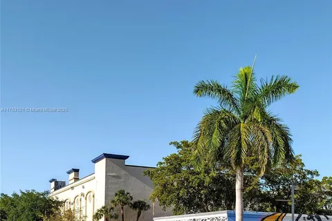 711 NE 2nd Ave # 204, Fort Lauderdale FL 33304