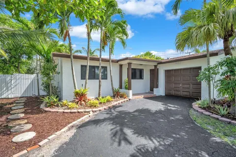 11310 NW 35th St, Sunrise FL 33323