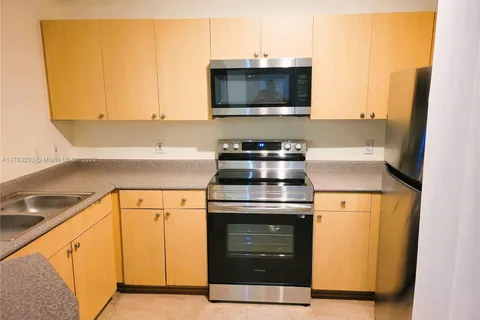 1919 Van Buren St # 111A, Hollywood FL 33020