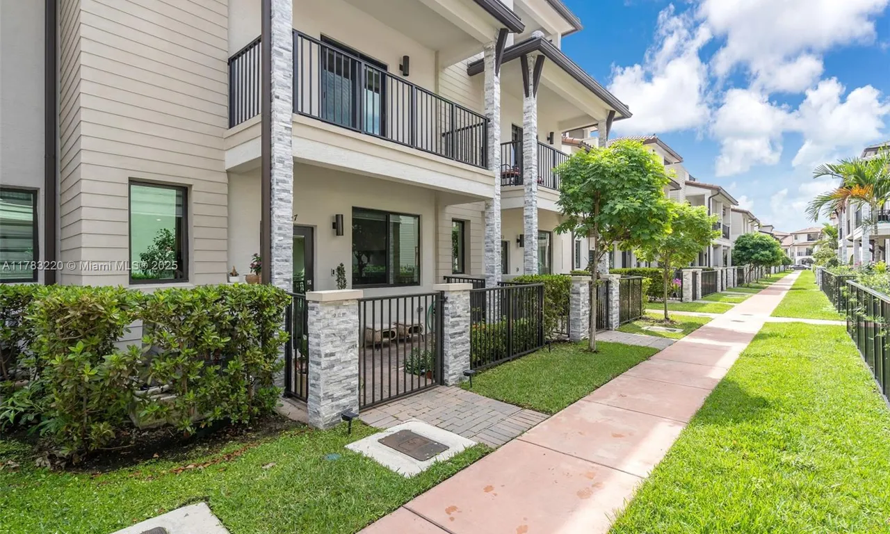 4607 NW 83rd Pkwy # 4607, Doral FL 33166