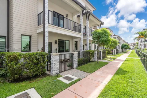 4607 NW 83rd Pkwy # 4607, Doral FL 33166