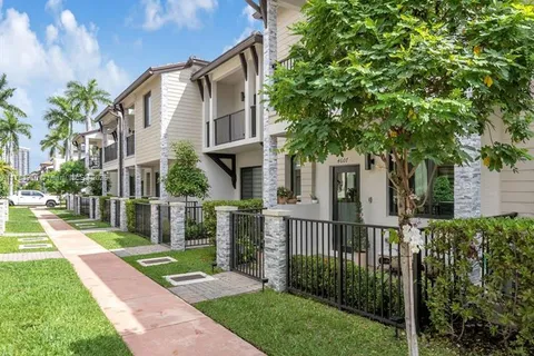 4607 NW 83rd Pkwy # 4607, Doral FL 33166