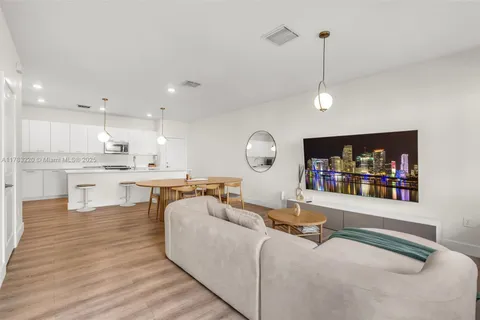 4607 NW 83rd Pkwy # 4607, Doral FL 33166