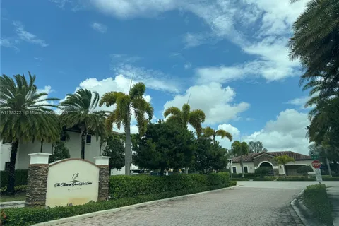16550 SW 42nd Ter # 16550, Miami FL 33185