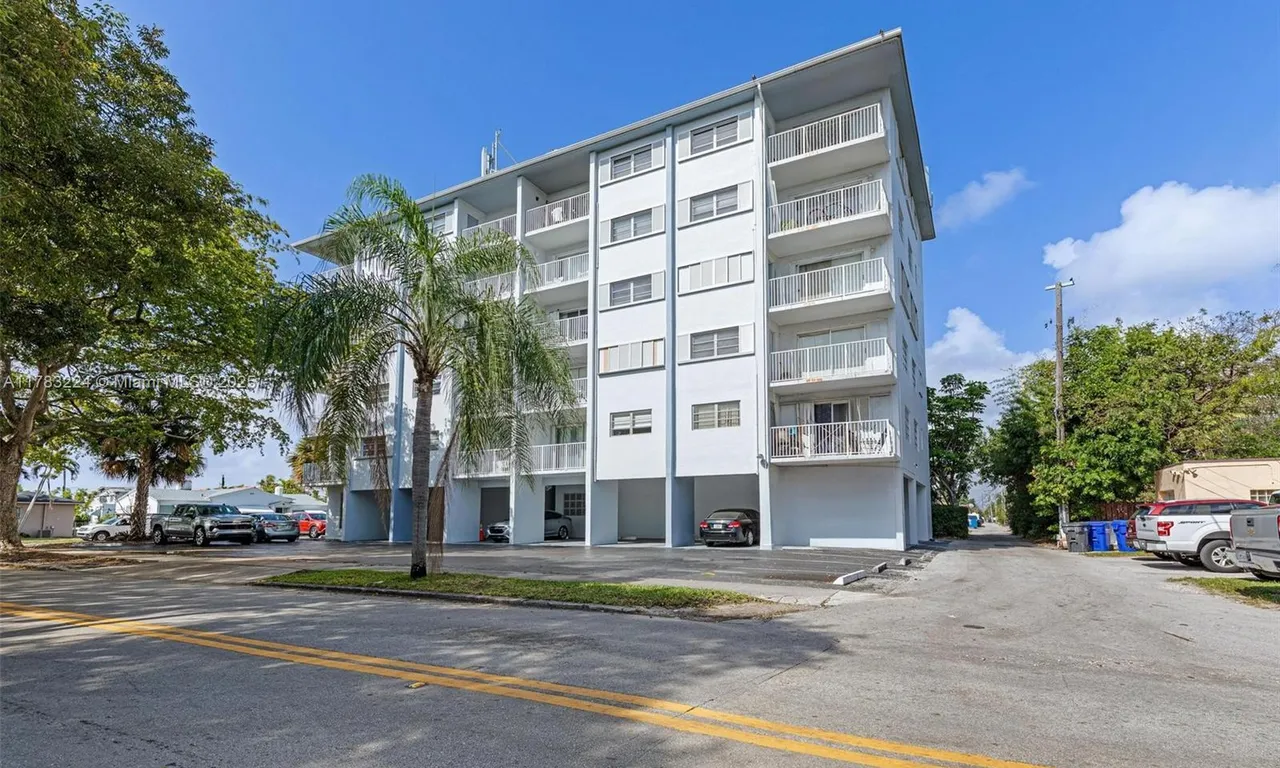 1701 Washington St # 304, Hollywood FL 33020