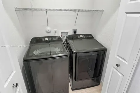 10598 W 32nd Ln, Hialeah FL 33018