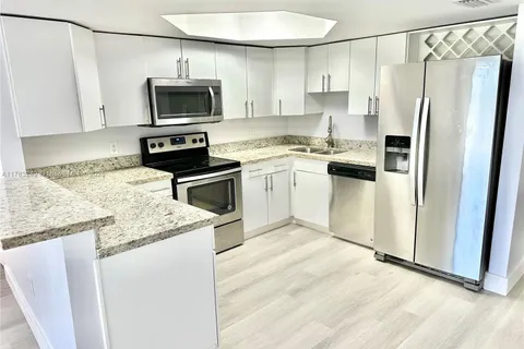 8373 Lake Dr # 502, Doral FL 33166