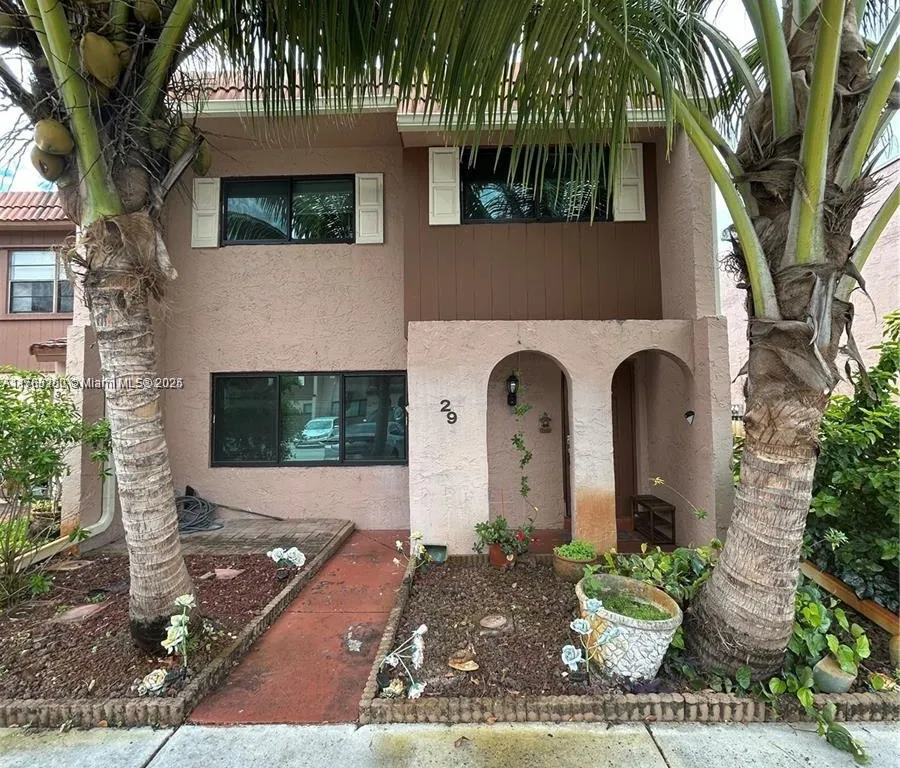 29 Madrid Ln # 9, Davie FL 33324