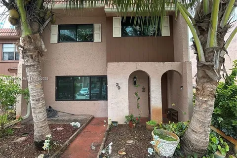 29 Madrid Ln # 9, Davie FL 33324