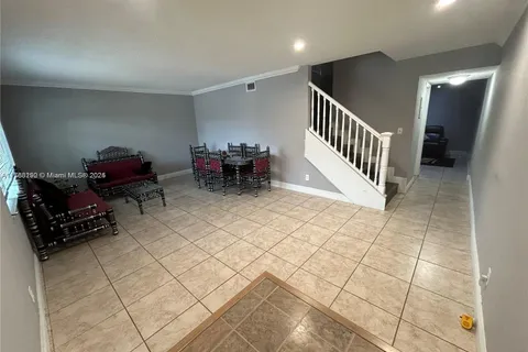 29 Madrid Ln # 9, Davie FL 33324