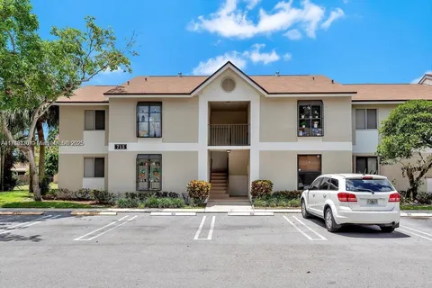 715 Gardens Dr # 103, Pompano Beach FL 33069