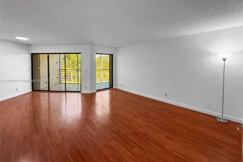 5700 Camino Del Sol # 303, Boca Raton FL 33433