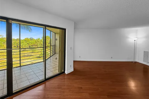 5700 Camino Del Sol # 303, Boca Raton FL 33433