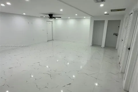 923 NW 110th St # 1, Miami FL 33168