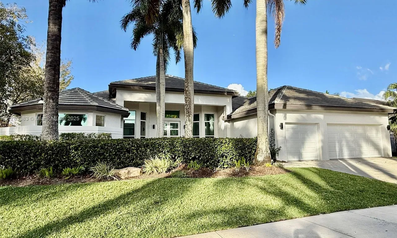 2523 Montclaire Cir # 2523, Weston FL 33327