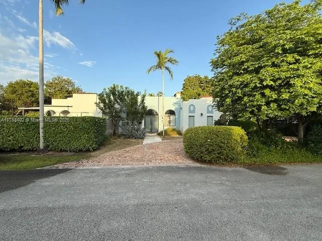 10760 NE 3rd Ave, Miami FL 33161