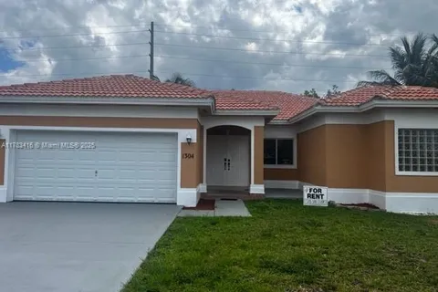 1304 SE 7th Ct # 1304, Homestead FL 33033