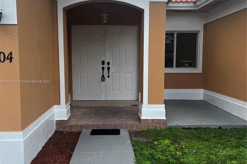 1304 SE 7th Ct # 1304, Homestead FL 33033