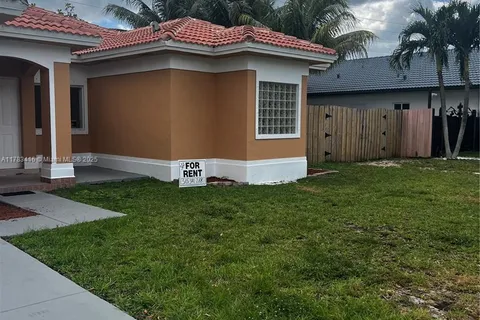 1304 SE 7th Ct # 1304, Homestead FL 33033