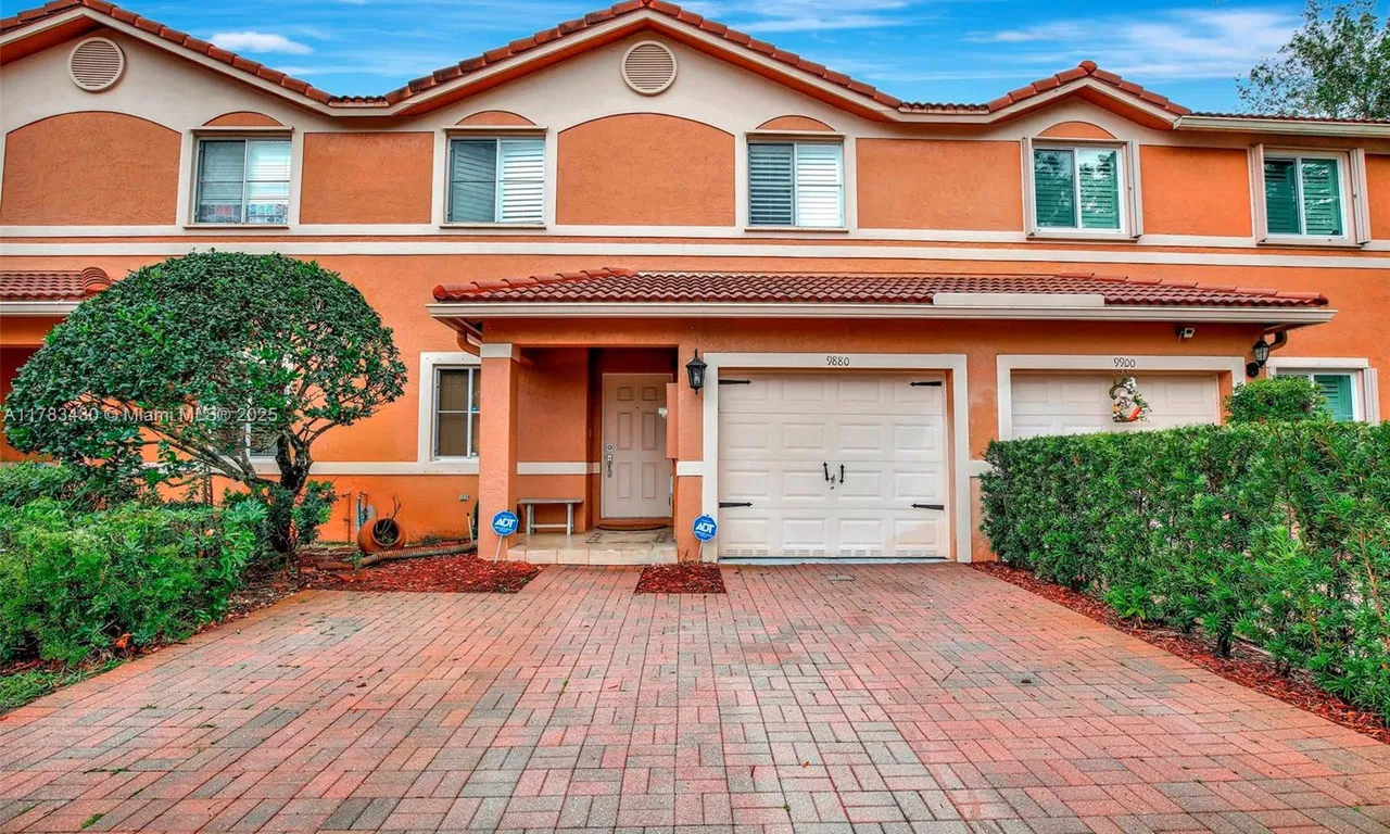 9880 NW 24th St, Sunrise FL 33322