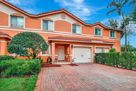 9880 NW 24th St, Sunrise FL 33322