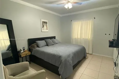 6922 NW 179th St # 5, Hialeah FL 33015
