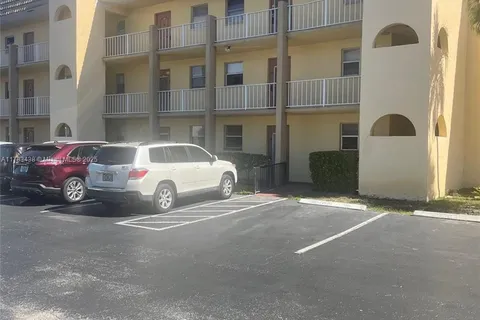 8500 Sunrise Lakes Blvd # 106, Sunrise FL 33322
