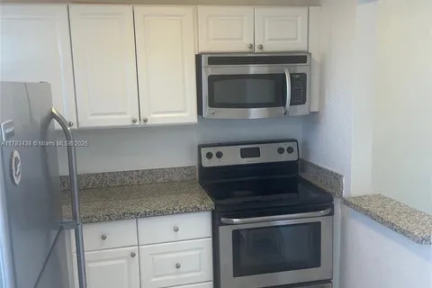 8500 Sunrise Lakes Blvd # 106, Sunrise FL 33322
