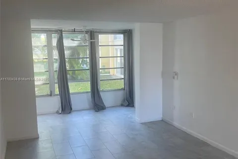 8500 Sunrise Lakes Blvd # 106, Sunrise FL 33322