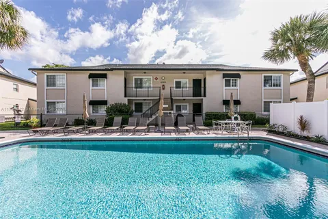 4020 Crystal Lake Dr # 209, Deerfield Beach FL 33064