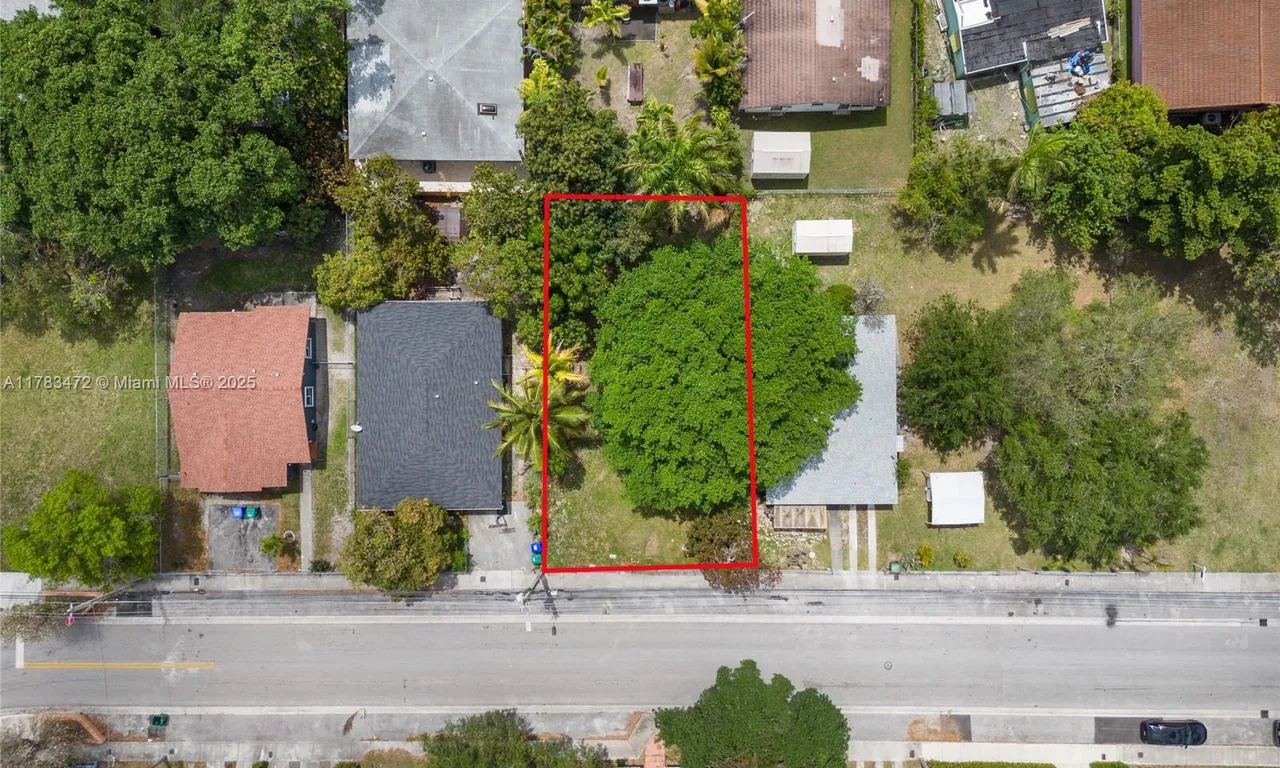 3624 Charles Ave, Miami FL 33133