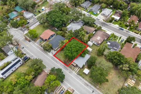3624 Charles Ave, Miami FL 33133